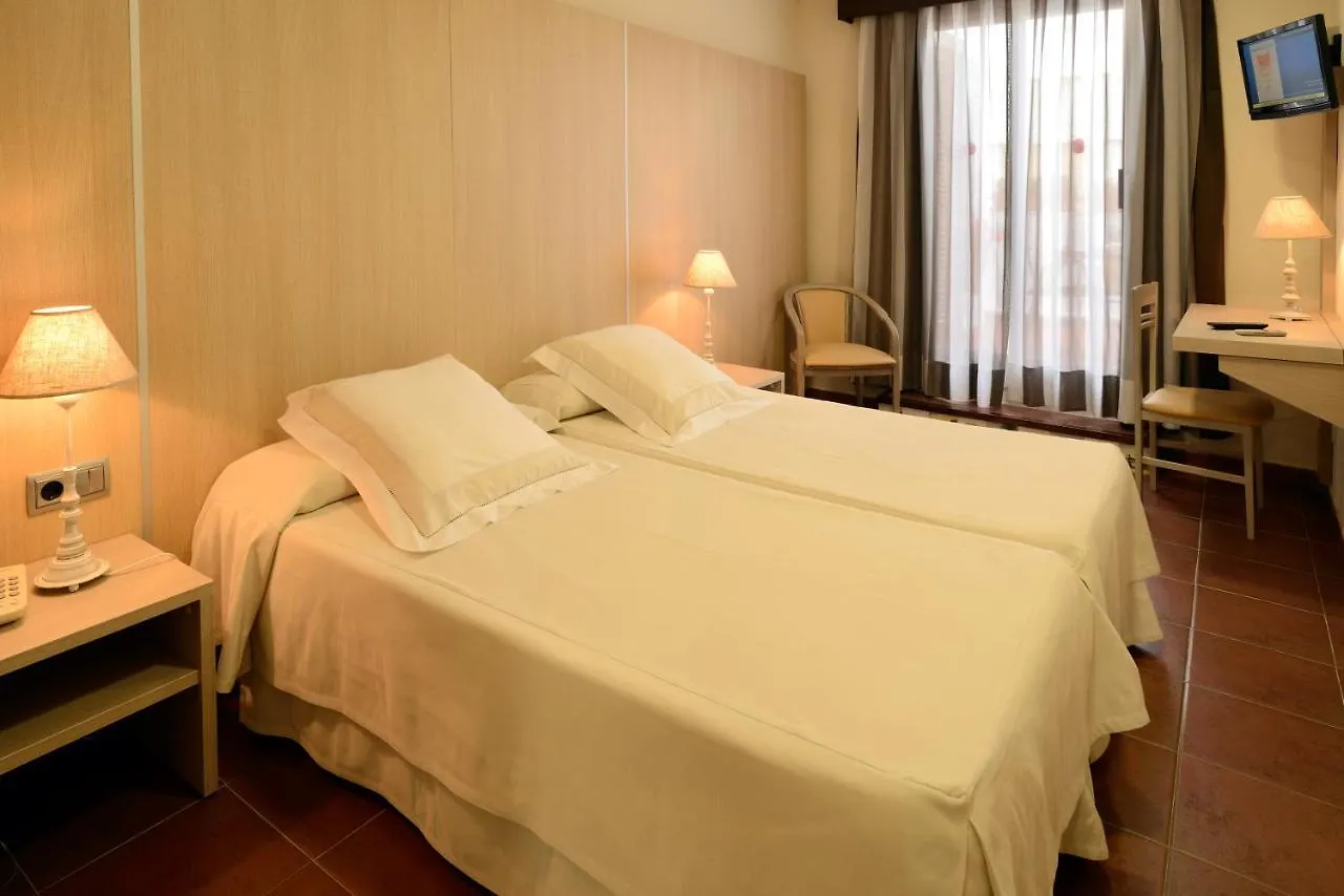 Hotel Capri 2*, Tossa de Mar