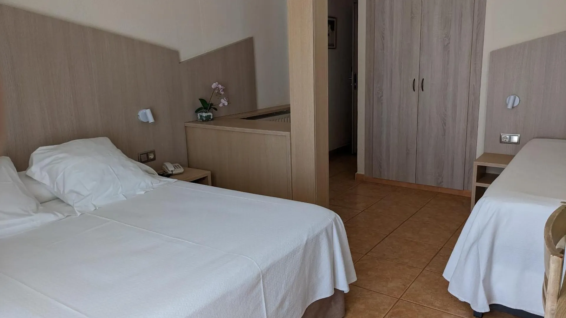 Hotel Capri 2*, Tossa de Mar