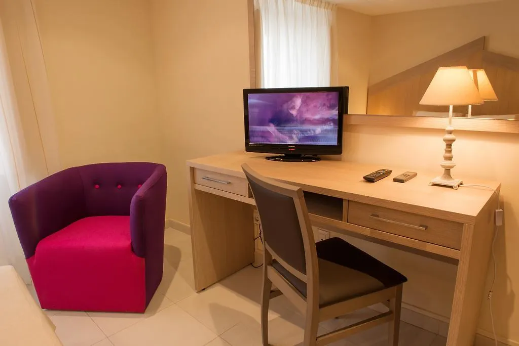 Hotel Capri Tossa de Mar 2*,  Španělsko